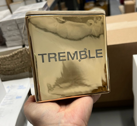 TREMBLE LOGO Candle